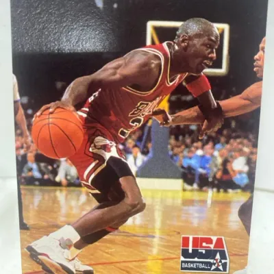 Michael Jordan Basketball Card 1992 SkyBox Authentic #105