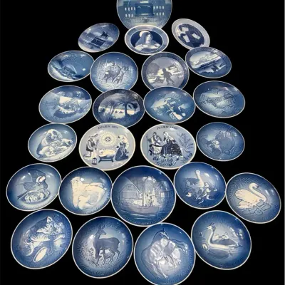 22 Vintage Danish & European Blue & White Collector Plates Royal Copenhagen Bing & Grondahl D