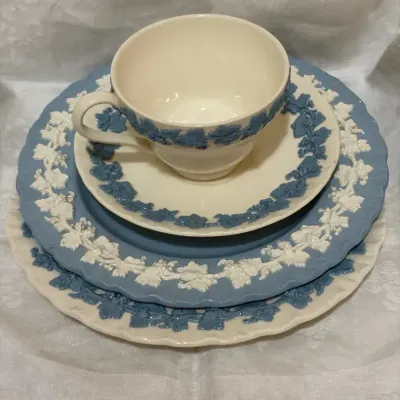 Wedgwood Etruria Blue & Cream Embossed Queens Ware Place Setting Tea Cup & Plates 