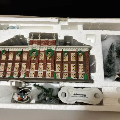 Dept 56 Kensington Palace