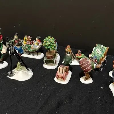 Dept 56 Dickens Village Figurines