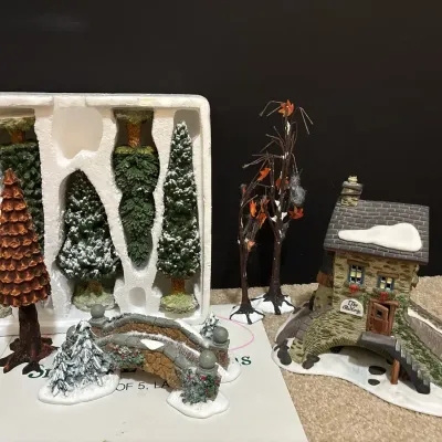 Dept 56 Snowy Village Evergreens & The Maltings Dickens Village