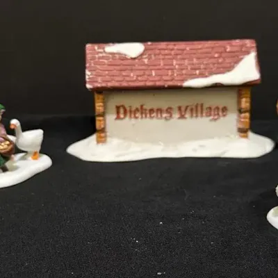 Dept 56 Dickens Village Figures
