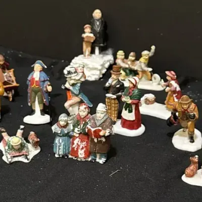 Dept 56 Dicken’s Village Figurines 