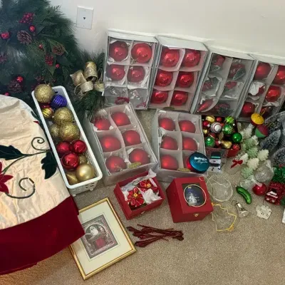 Red And Gold Christmas Decor 