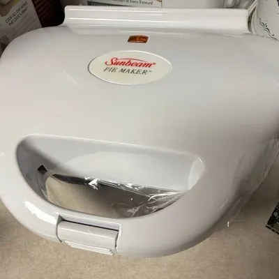 Sunbeam Electric Pie Maker - Model 4805 
