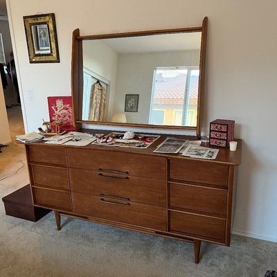 Sale Photo Thumbnail #146