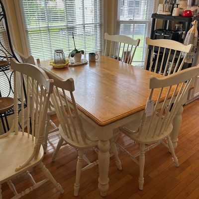 Sale Photo Thumbnail #117: Kitchen table and 6 matching chairs. 
