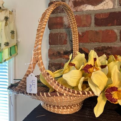 Sale Photo Thumbnail #112: Authentic sweetgrass basket. Has wear. 