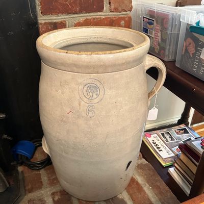 Sale Photo Thumbnail #103: Vintage Louisville Pottery Stoneware 6-gallon crock. 