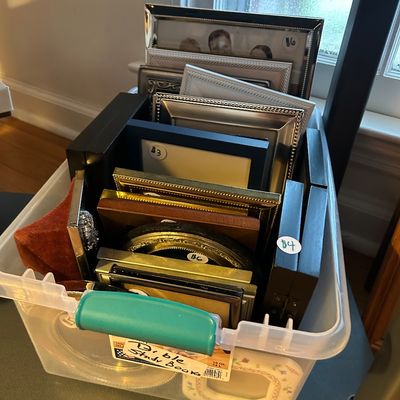 Sale Photo Thumbnail #19: Various vintage frames. 