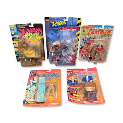 Toy Biz Marvel Comics X-Men Carded Action Figurines Collection