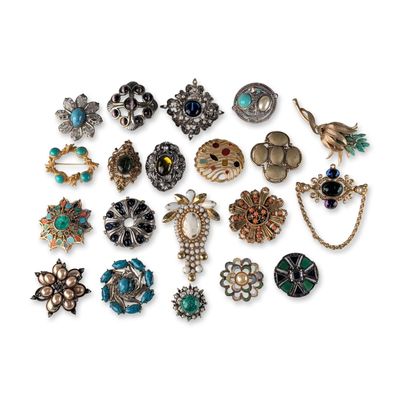 20pc Vintage Mid-Century Floral, Geometric, and Ornamental Jewelry Brooch Pins