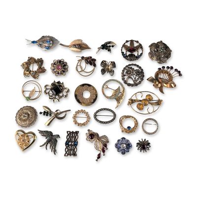28pc Vintage Costume Jewelry Floral, Geometric, and Romantic Brooch Pins