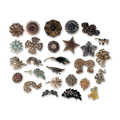 27pc Collection of Vintage Costume Jewelry Floral and Geometric Brooch Pins