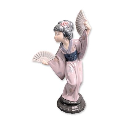 Lladro Japanese Madame Butterfly  (Little Geisha) Sculpture, Model 4991