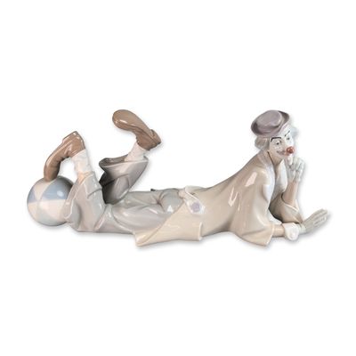 Lladro Spanish Porcelain Reclining Clown with Beach Ball Figurine Model 4618