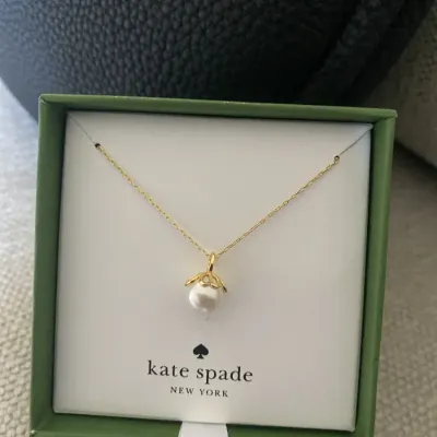 Sale Photo Thumbnail #6: Kate Spade pearly necklace