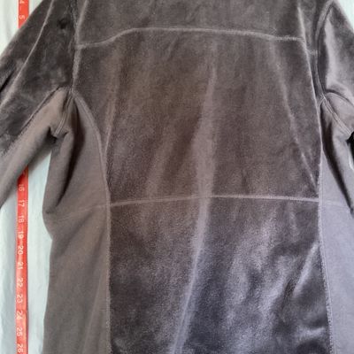 Sale Photo Thumbnail #412: L.L. Bean women's full-zip plush fleece jacket in dark gray / charcoal. Size 1X Regular. Made from 100% recycled polyester. Features a full front zipper, interior drawstring hem, and hand pockets. Length measures approximately 27-28 inches. In good pre-ow