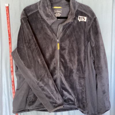 Sale Photo Thumbnail #407: L.L. Bean women's full-zip plush fleece jacket in dark gray / charcoal. Size 1X Regular. Made from 100% recycled polyester. Features a full front zipper, interior drawstring hem, and hand pockets. Length measures approximately 27-28 inches. In good pre-ow