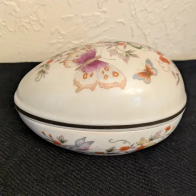 Vintage 1974 Avon Porcelain Butterfly Egg Trinket Box
