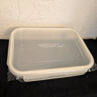 The Pampered Chef 8.25-Cup Leak-Proof Glass Container