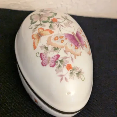 Vintage 1974 Avon Porcelain Butterfly Egg Trinket Box