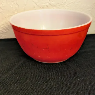 Vintage Pyrex Red Mixing Bowl #402 - 1.5 Quart