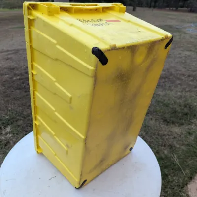 Heavy-Duty Plastic Storage Tote with Locking Lid-yellow