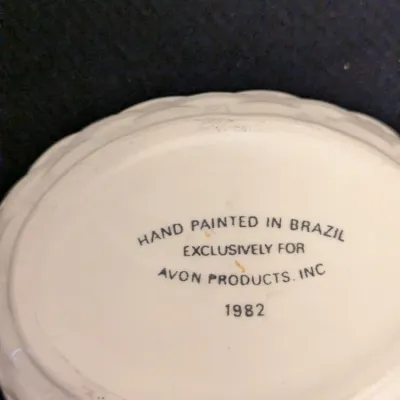 Vintage 1982 Avon Porcelain Bunny Trinket Box
