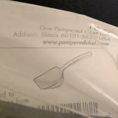 The Pampered Chef Mini Scoop 'N Drain - New in Package
