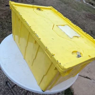 Heavy-Duty Plastic Storage Tote with Locking Lid-yellow