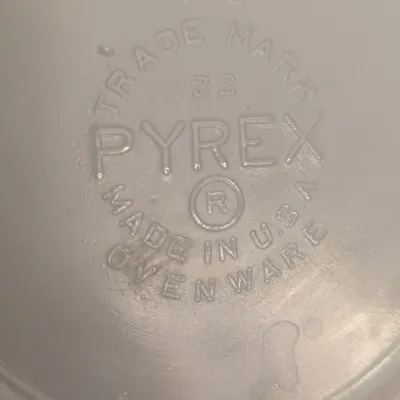 Vintage Pyrex Red Mixing Bowl #402 - 1.5 Quart