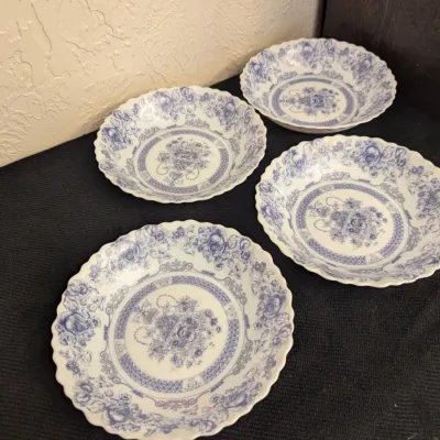 Set of 4 Vintage Blue and White Floral Ceramic Bowls