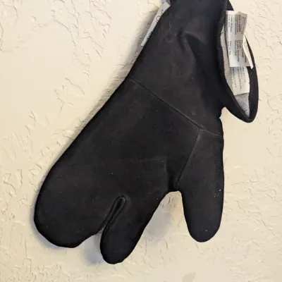The Pampered Chef Black Suede BBQ Mitt (Style 2696)