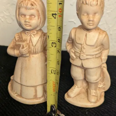 Vintage Pilgrim Boy and Girl Ceramic Figurines - Set of 2
