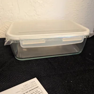 The Pampered Chef 8.25-Cup Leak-Proof Glass Container