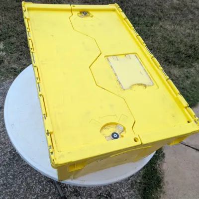 Heavy-Duty Plastic Storage Tote with Locking Lid-yellow