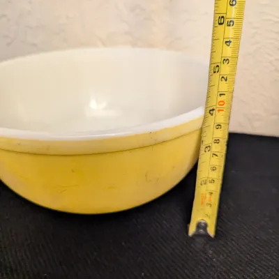 Vintage Pyrex Yellow Mixing Bowl 403 2.5 Qt