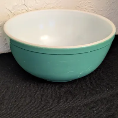 Vintage Pyrex Turquoise Blue Mixing Bowl