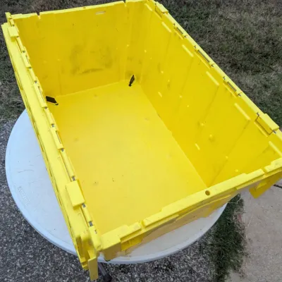 Heavy-Duty Plastic Storage Tote with Locking Lid-yellow