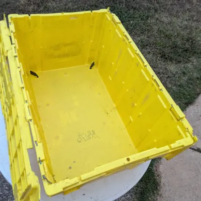 Heavy-Duty Plastic Storage Tote with Locking Lid-yellow