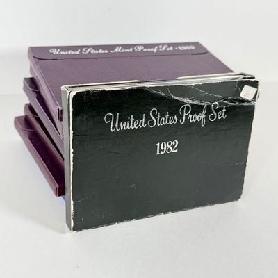 LOT 51: United States Mint Proof Sets - 1980s