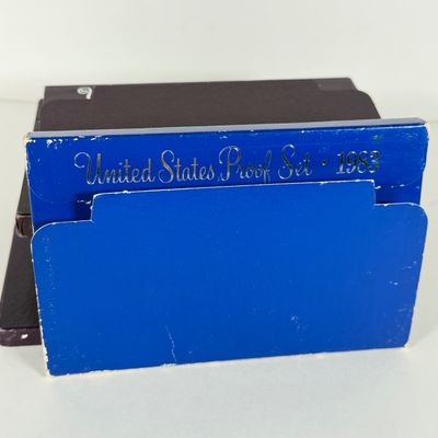LOT 51: United States Mint Proof Sets - 1980s