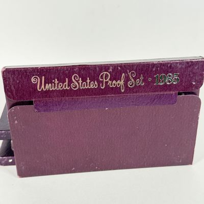 LOT 51: United States Mint Proof Sets - 1980s