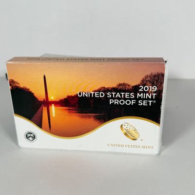 LOT 54: Various United States Mint Proof / Uncirculated Sets - 1999, 2009, 2019, 2022