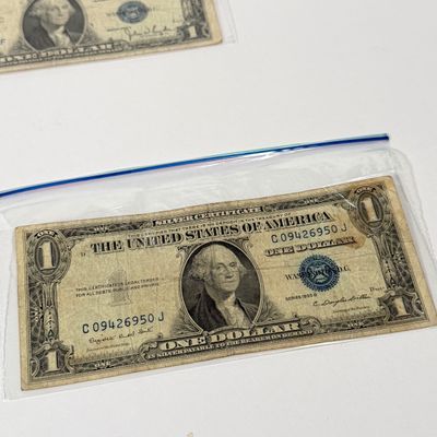 LOT 15: One Dollar Silver Certificate Bills (11) 1935