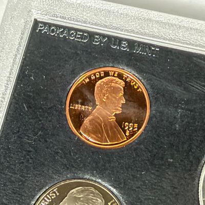 LOT 44: United States Mint Silver Proof Set 1995