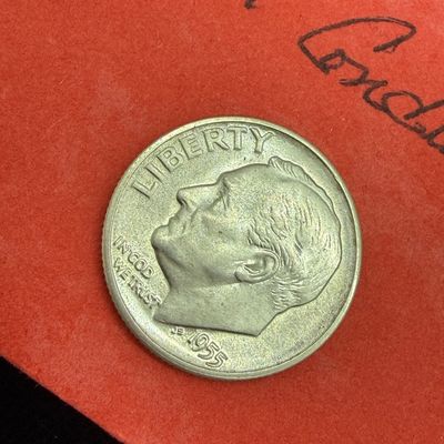 LOT 80: Collection of 90% Silver US Roosevelt Dimes - 7 Coins
