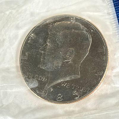 LOT 57: Various United States Mint Proof Coins - 1970s / 80s